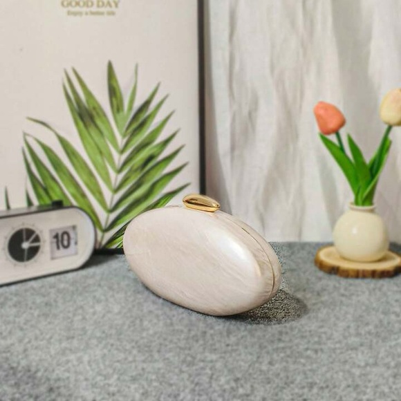 Acrylic clutch purse - Picture 3 of 6